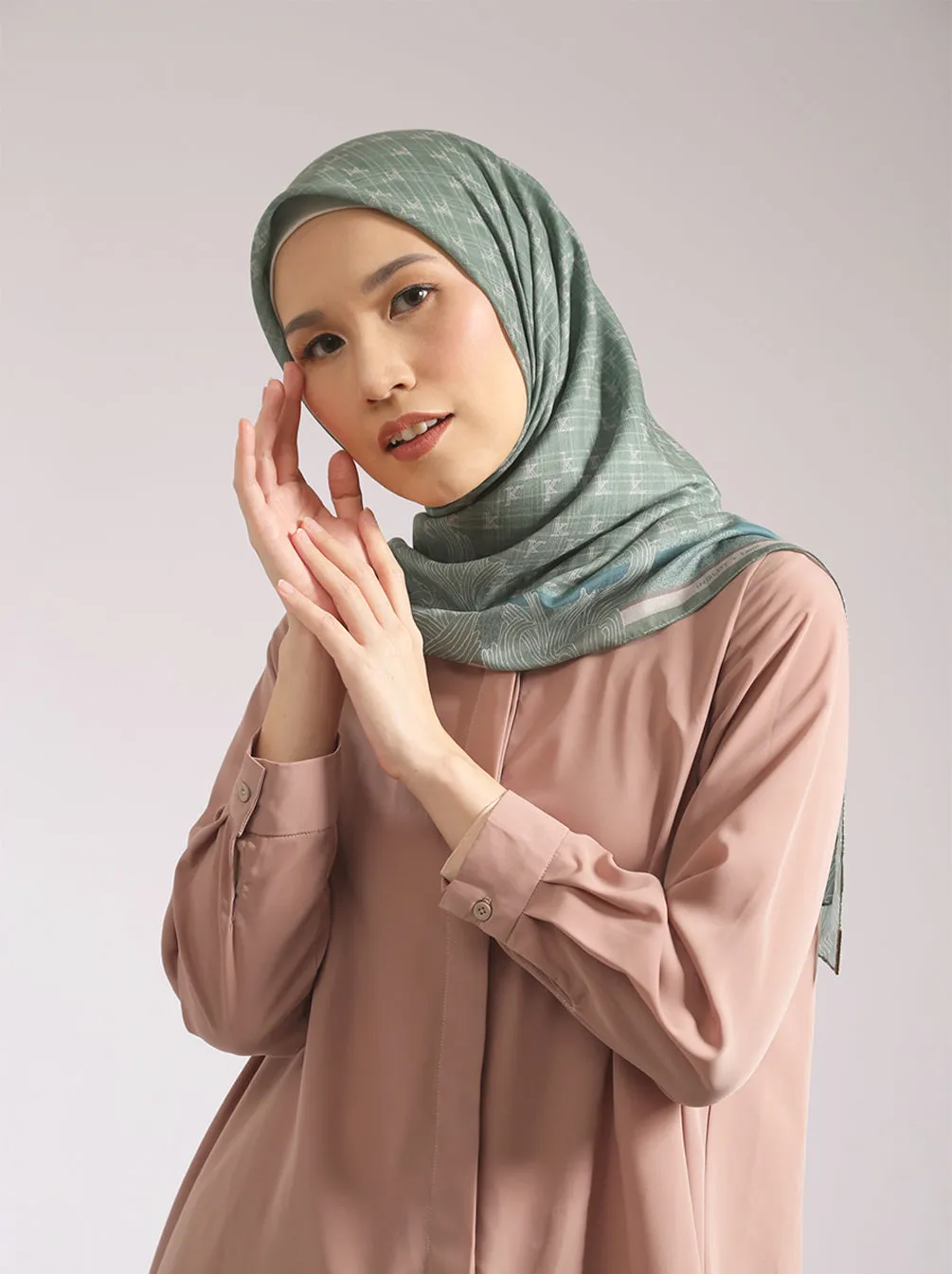 MONOGRAM SCARF OLIVE GREEN