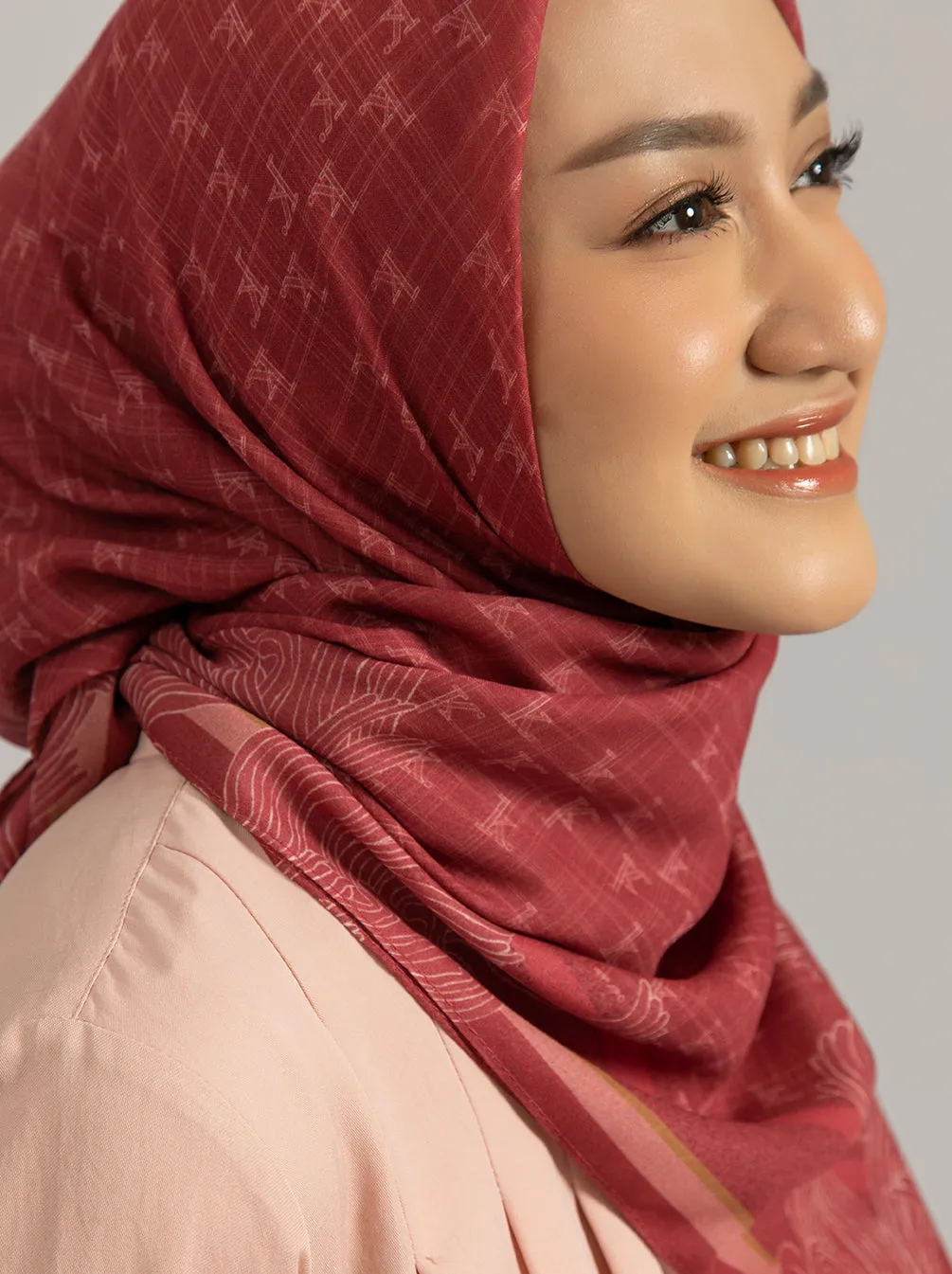 MONOGRAM SCARF RASPBERRY